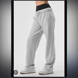Alo accolade sweatpants, size medium, athletic heather grey